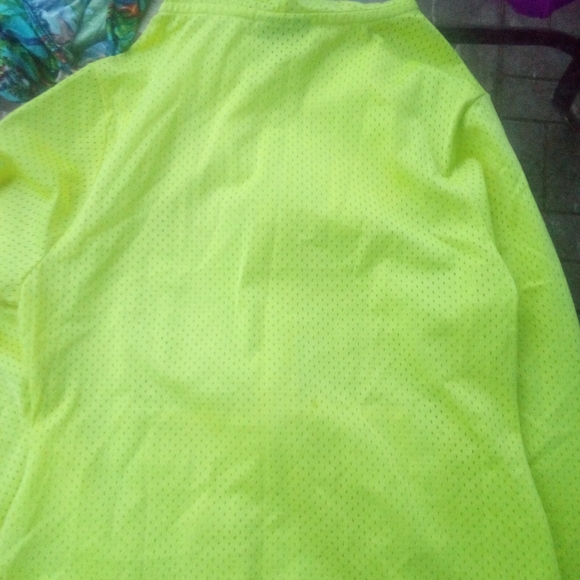 2/10 yellow sport mesh hoodie new not worn no tag - Picture 2 of 2